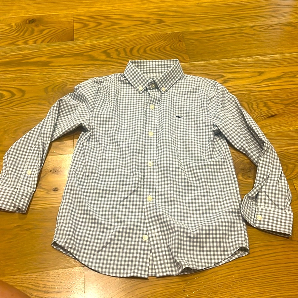 Boys sz 6 Vineyard Vines performance button down
